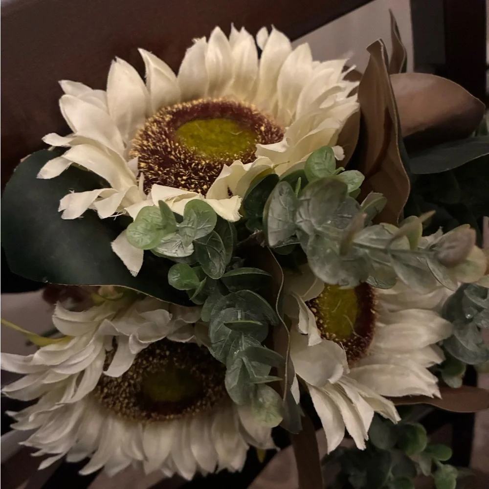 Elegant Cream Fall Arrangement. 💛🌻🍂